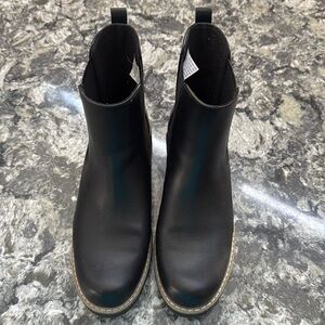 Universal Thread Chelsea boots size 11 women black leather